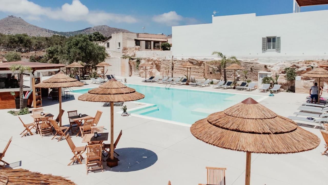 L'Oasi Villaggio Albergo ファヴィニャーナ エクステリア 写真