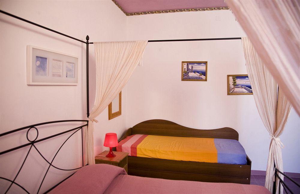L'Oasi Villaggio Albergo ファヴィニャーナ エクステリア 写真