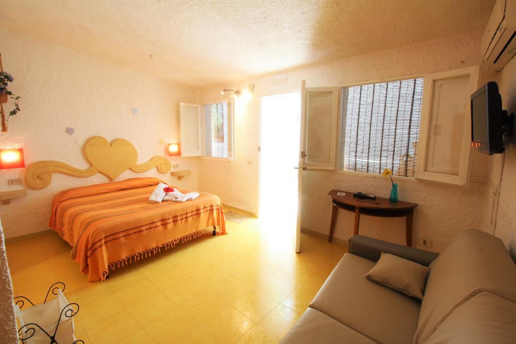L'Oasi Villaggio Albergo ファヴィニャーナ エクステリア 写真
