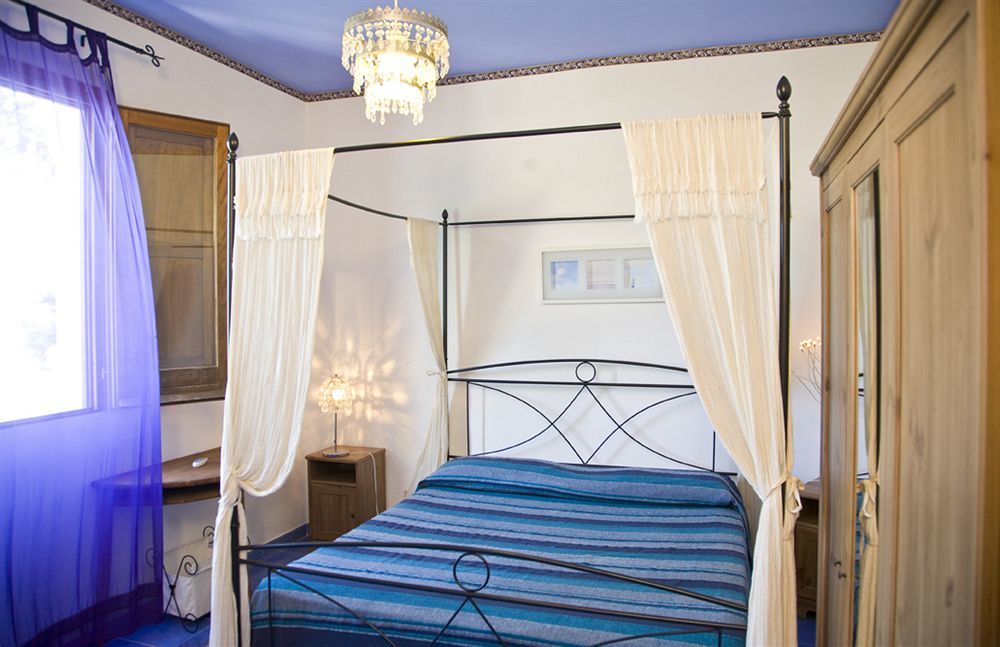 L'Oasi Villaggio Albergo ファヴィニャーナ エクステリア 写真