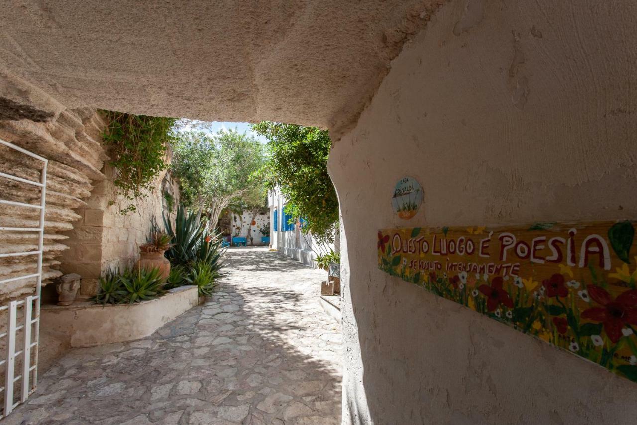 L'Oasi Villaggio Albergo ファヴィニャーナ エクステリア 写真